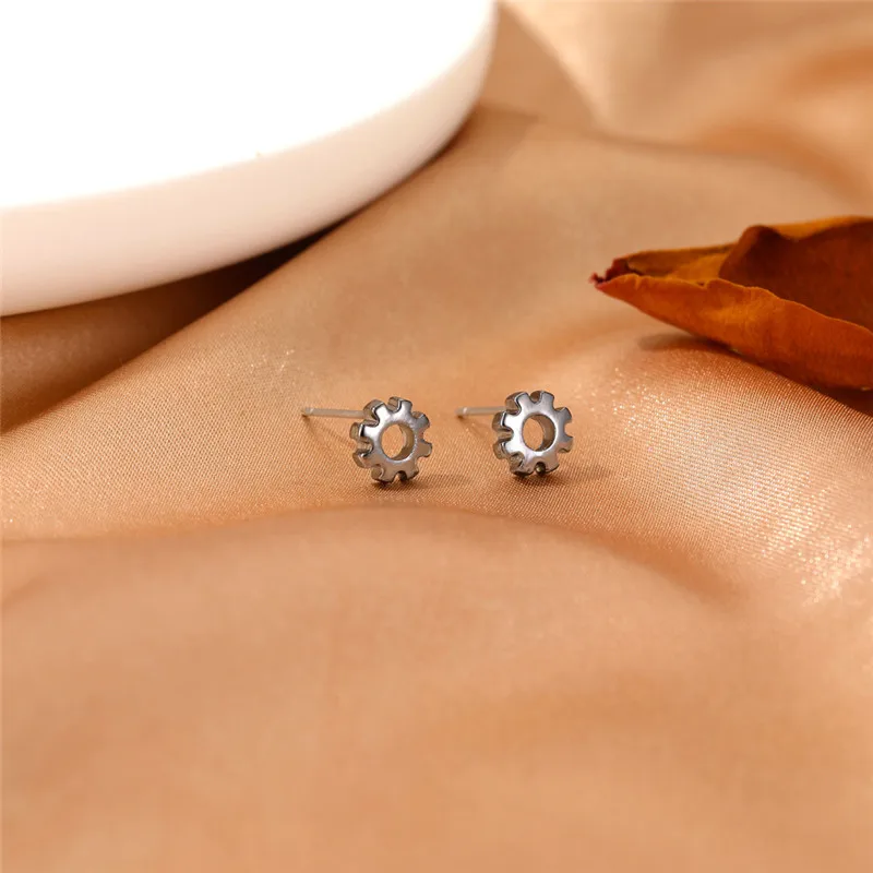 

Simple Creative Personality Gear Ear Studs Trendy Temperament Earrings for Women