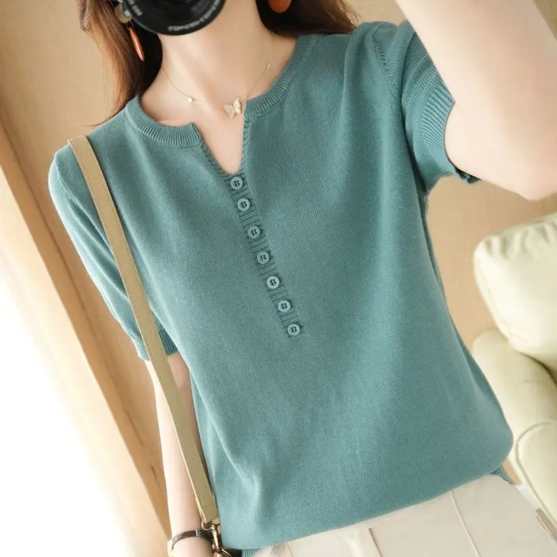 

Ice silk short sleeve T-shirt female loose new Korean thin section solid color V-colored clothing octave thin large size sweater