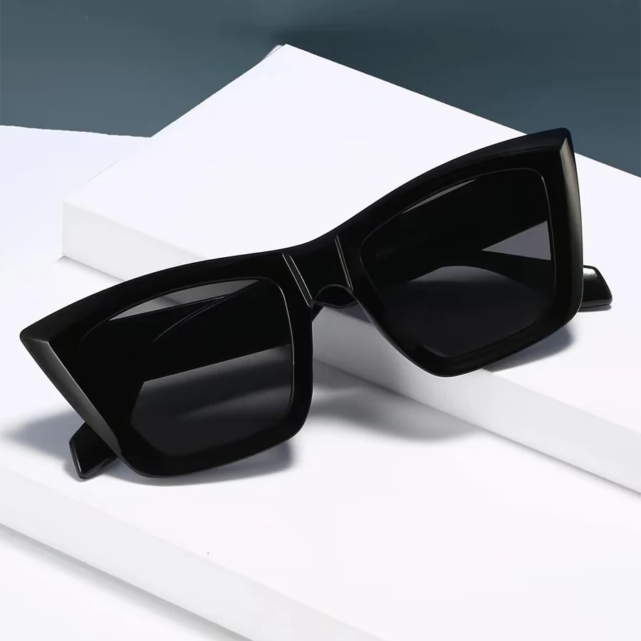 Очки солнцезащитные женские кошачий глаз с градиентной оправой