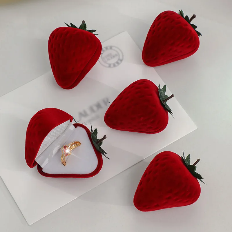 

New Composite Flocking Imitation Strawberry Ring Box Creative Red Small and Exquisite Gift Jewelry Storage Box