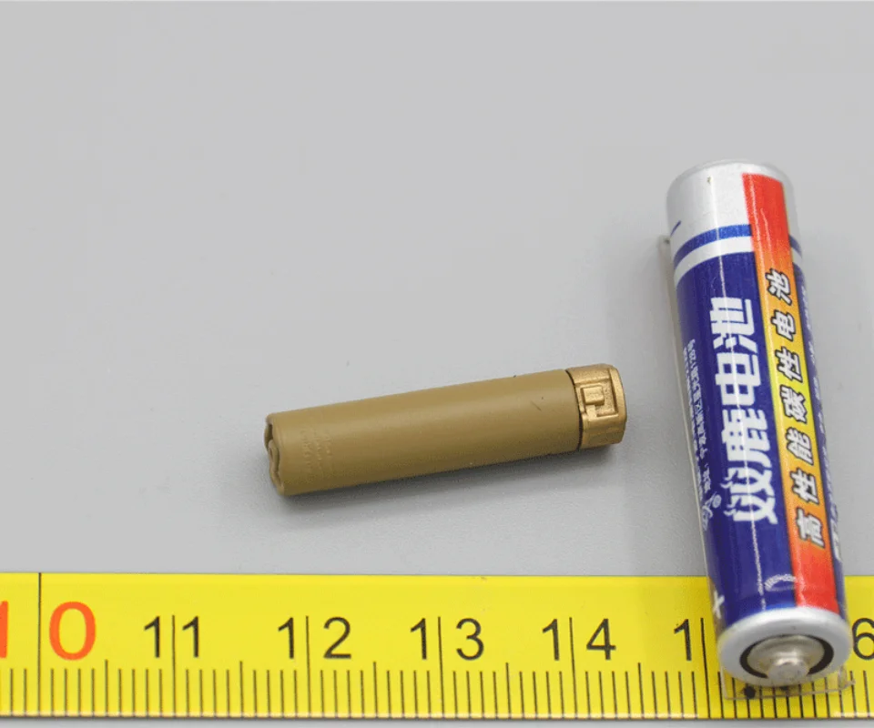 

Модель глушителя специального назначения ES 26044B в масштабе 1/6 для 12-дюймовых фигурок