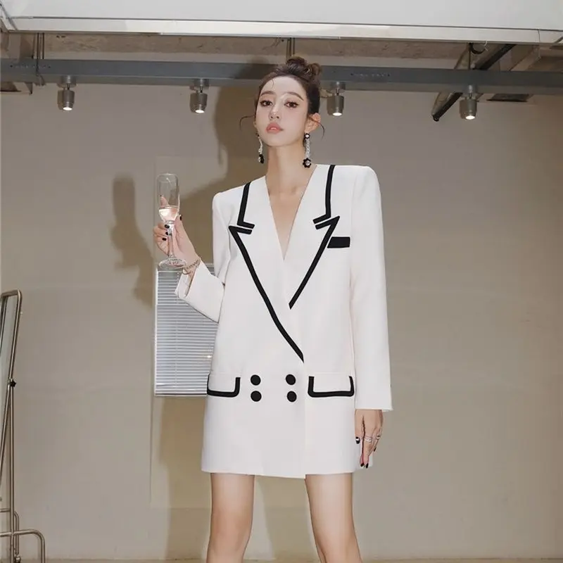 Женский двубортный блейзер с длинным рукавом