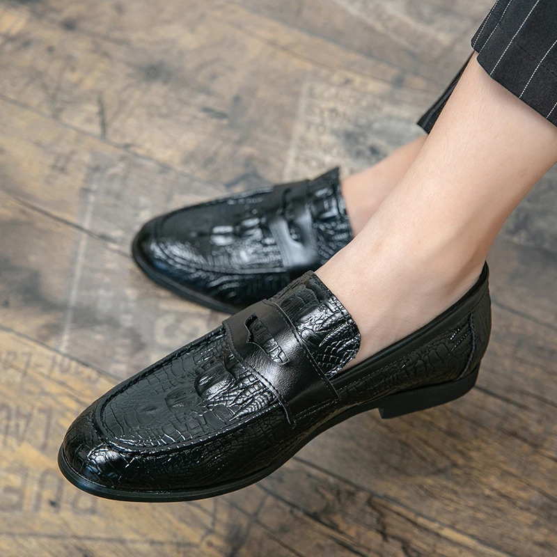 

Black Crocodile Embossed Leather Loafers Mens High Quality Casual Shoes Slip-On Mens Shoes Pointed Toe Moccasins Plus Size 38-48