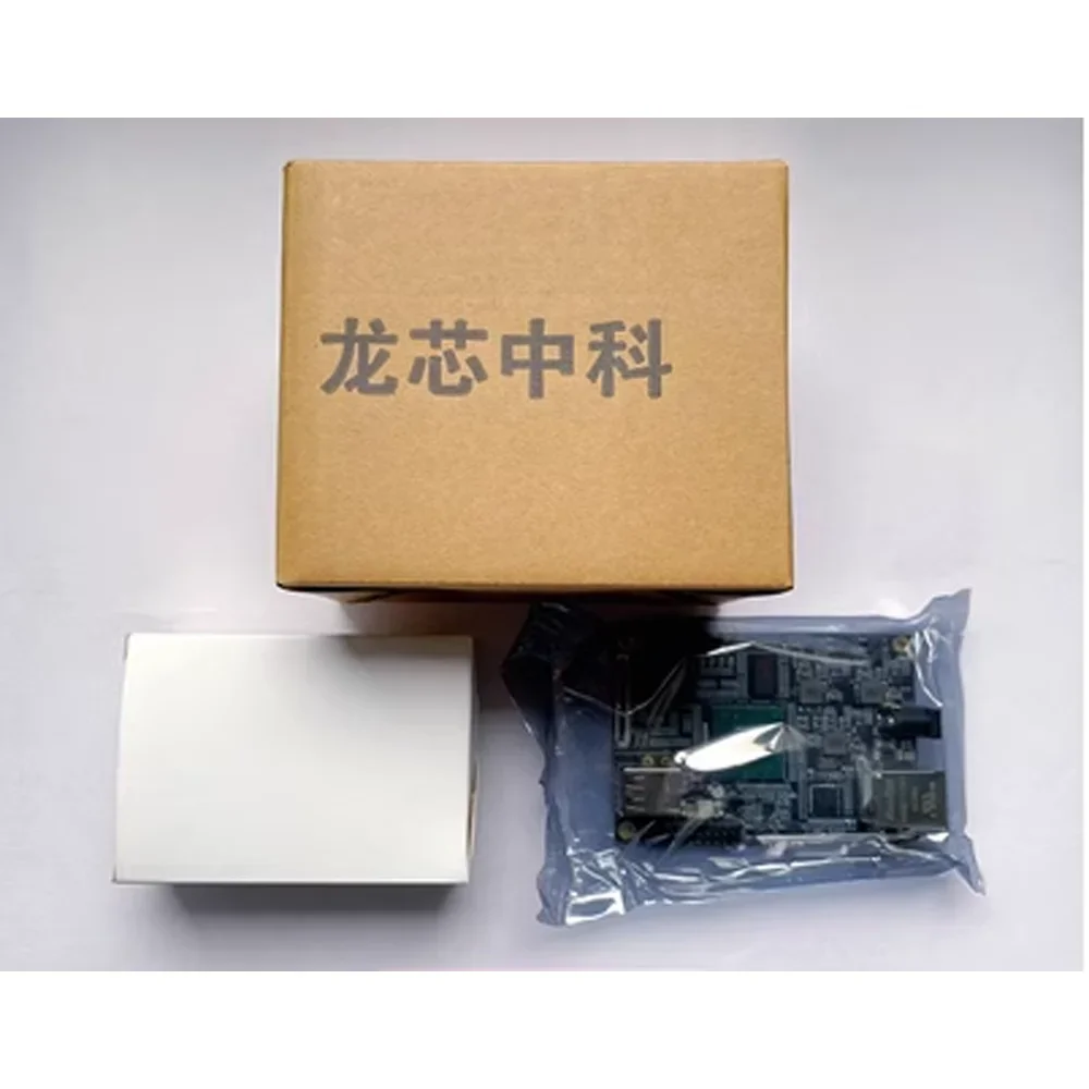 Плата Loongson 2K500 разработки LA Hongmeng LoongArch