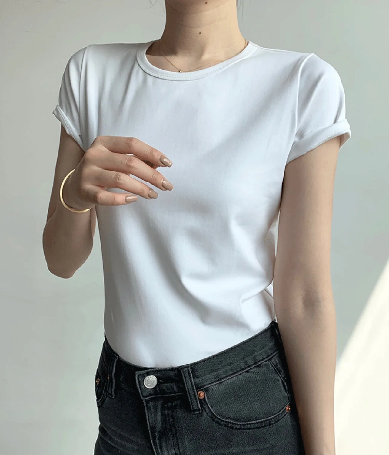 

Back Reverse Line High Quality Classic White T-Shirt Ladies Top