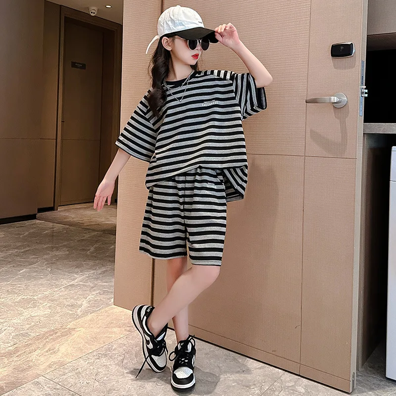 

Hot Sale Korean Casual New Loose Sport Trousers Children Girl Suit Summer Five Quarter T-shirt Short 2PC Teens Stripe Pant 4-14Y