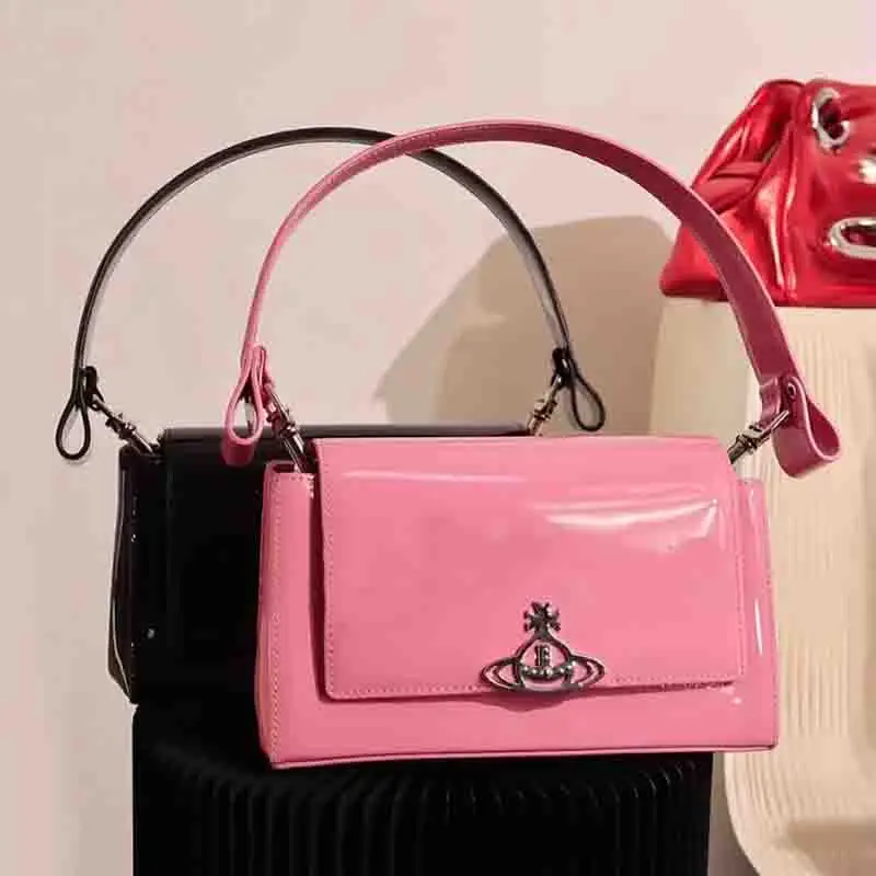 

Роскошная квадратная женская сумка из лакированной кожи с крокодиловым узором