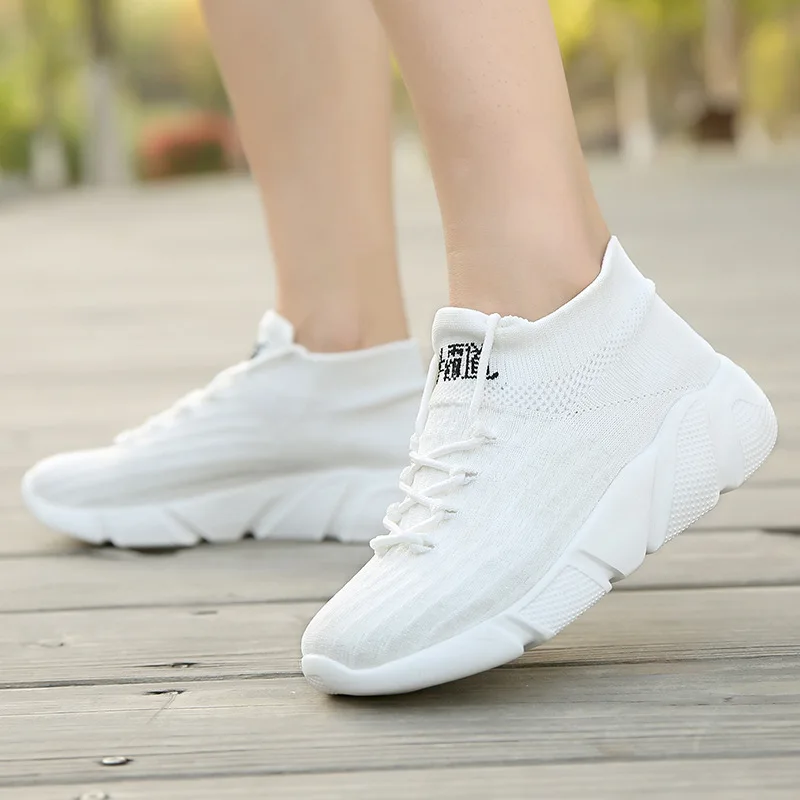

Новая женская повседневная обувь, модная дышащая сетчатая обувь для ходьбы, женская спортивная обувь 2022, Вулканизированная обувь, белая жен...