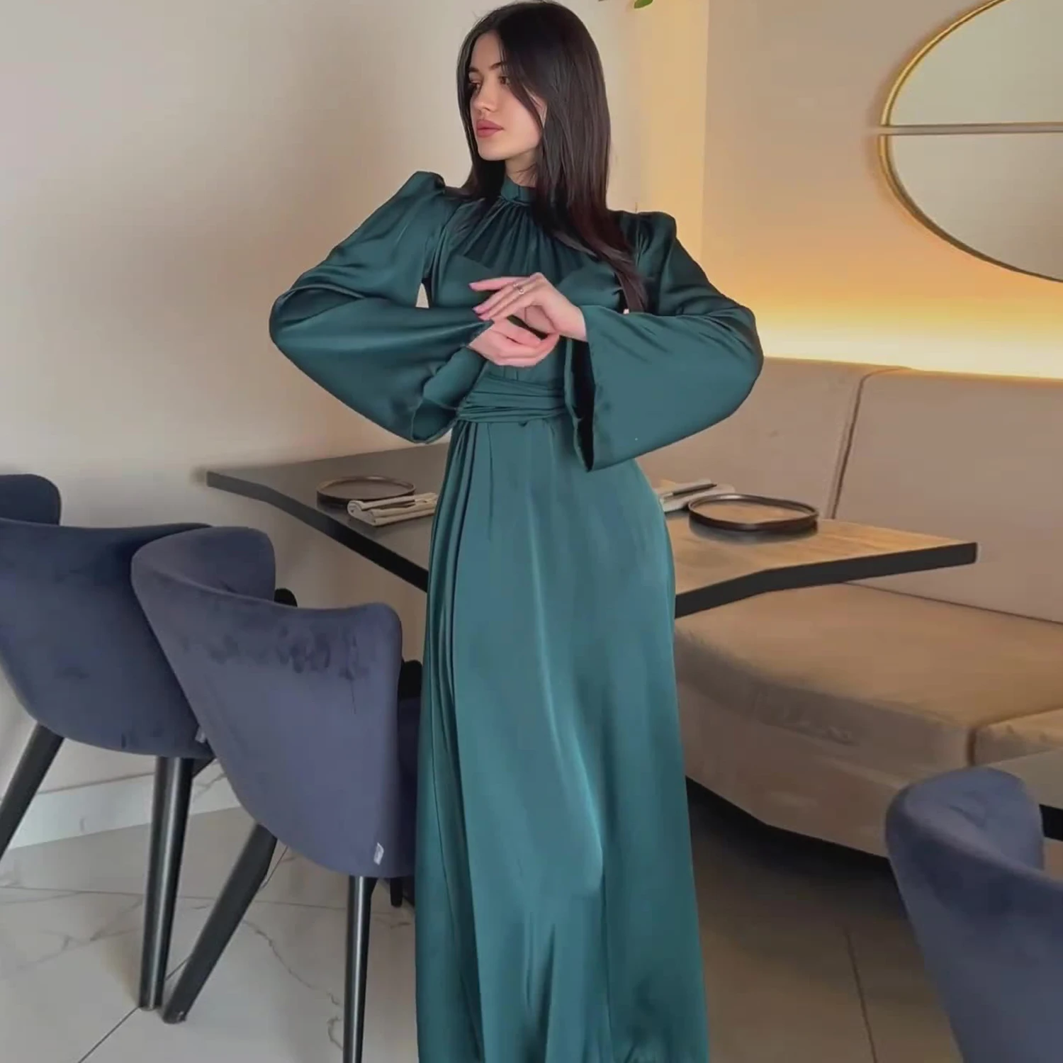 Женское винтажное однотонное платье-водолазка с поясом