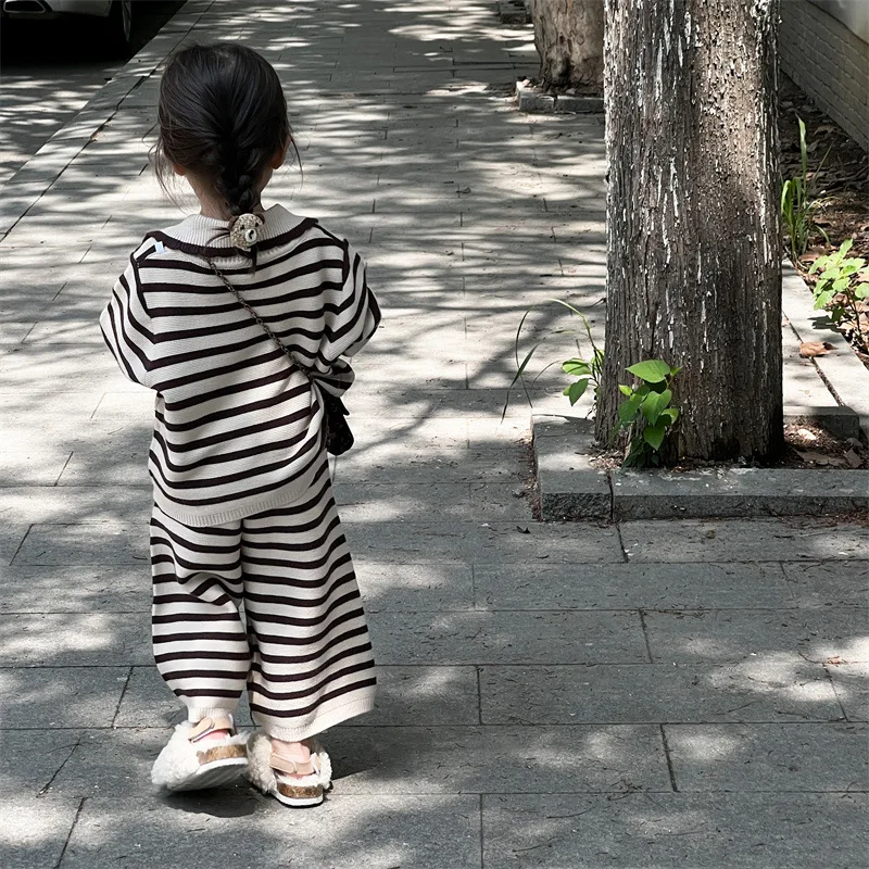 

Детский корейский Кардиган, простые брюки и стильный женский костюм, модная эксклюзивная Новинка 2022 года, осенний свитер с широкими штанина...