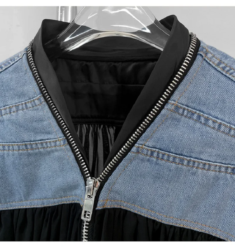 Женская джинсовая куртка новая с воротником-стойкой и плиссированным подолом