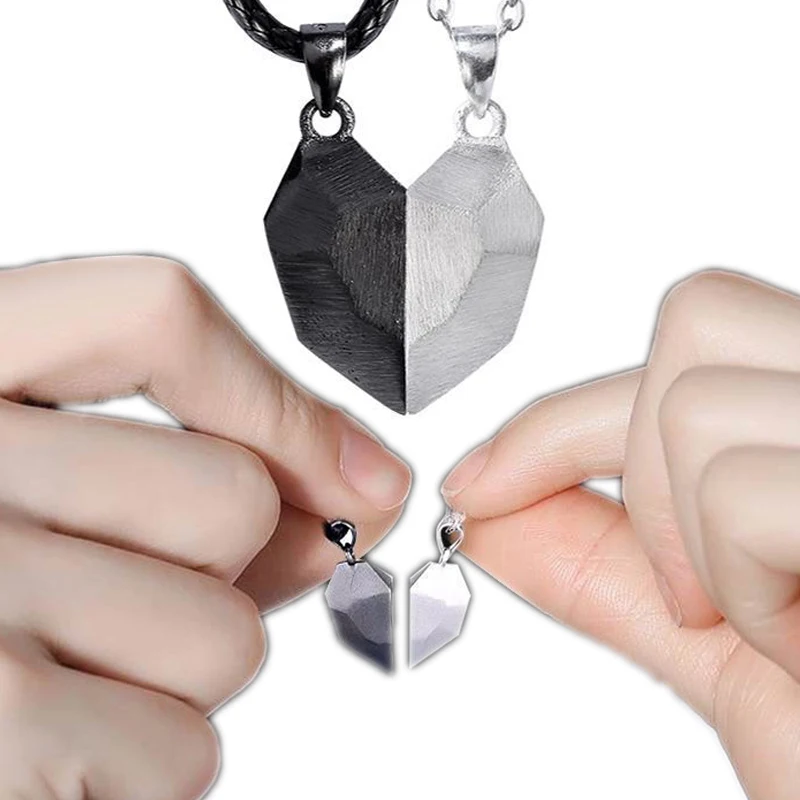 

2Pcs/Set Magnetic Couple Necklace For Lovers Gothic Punk Heart Pendant Men Women Necklaces Chain Choker Party Gift Jewelry