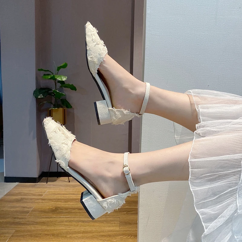 

Сандалии женские универсальные с закрытым носком, Прозрачный каблук, ремешок с пряжкой на среднем каблуке, удобные босоножки-гладиаторы с закрытым носком для девушек, лето 2023