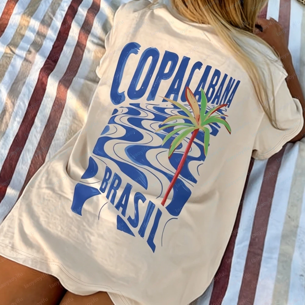 Фото Женская футболка Copacabana с принтом тропической кокосовой пальмы (Бразилия) – незаменимая вещь для пляжного отдыха, стильная одежда для прогулок и пляжа №3