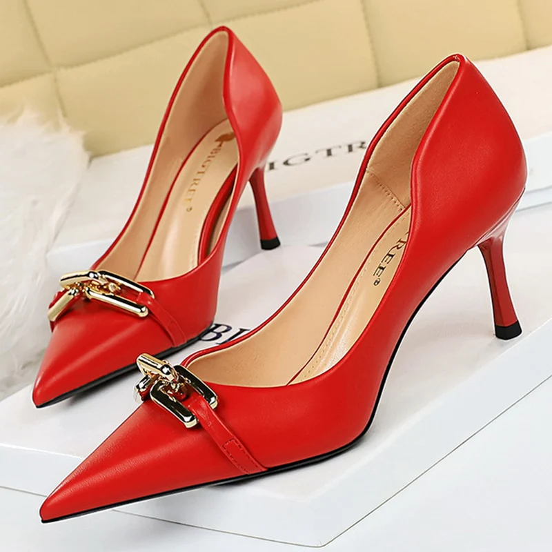 

Женские туфли на шпильке 7 см, элегантные туфли-лодочки абрикосового цвета с металлической цепочкой и острым носком, кожаные туфли на шпильк...