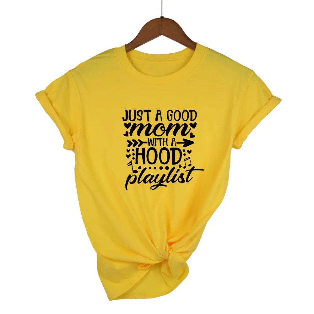 Футболка JUST A GOOD MOM WITH HOOD PLAYLIST подарок на день матери забавный слоган эстетичная