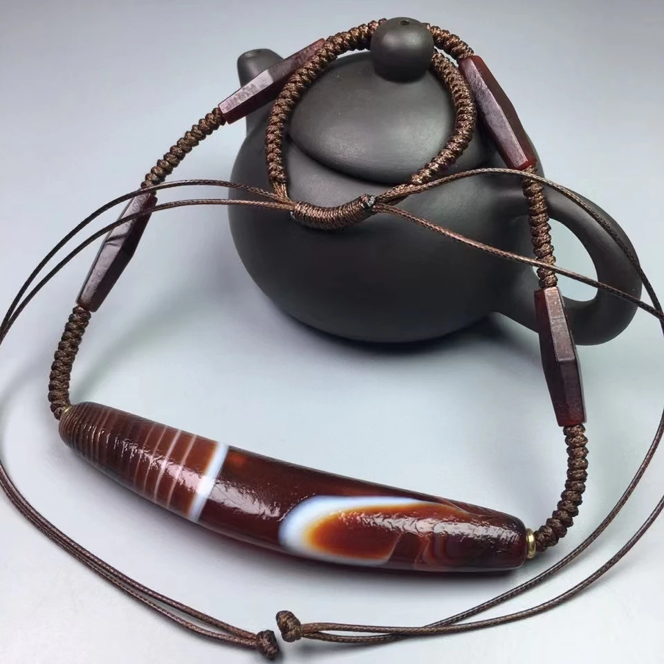 Nature Maroon Onyx Vein Silk Agate Amulet Pendant Lucky Energy Mascot Hanging Talisman