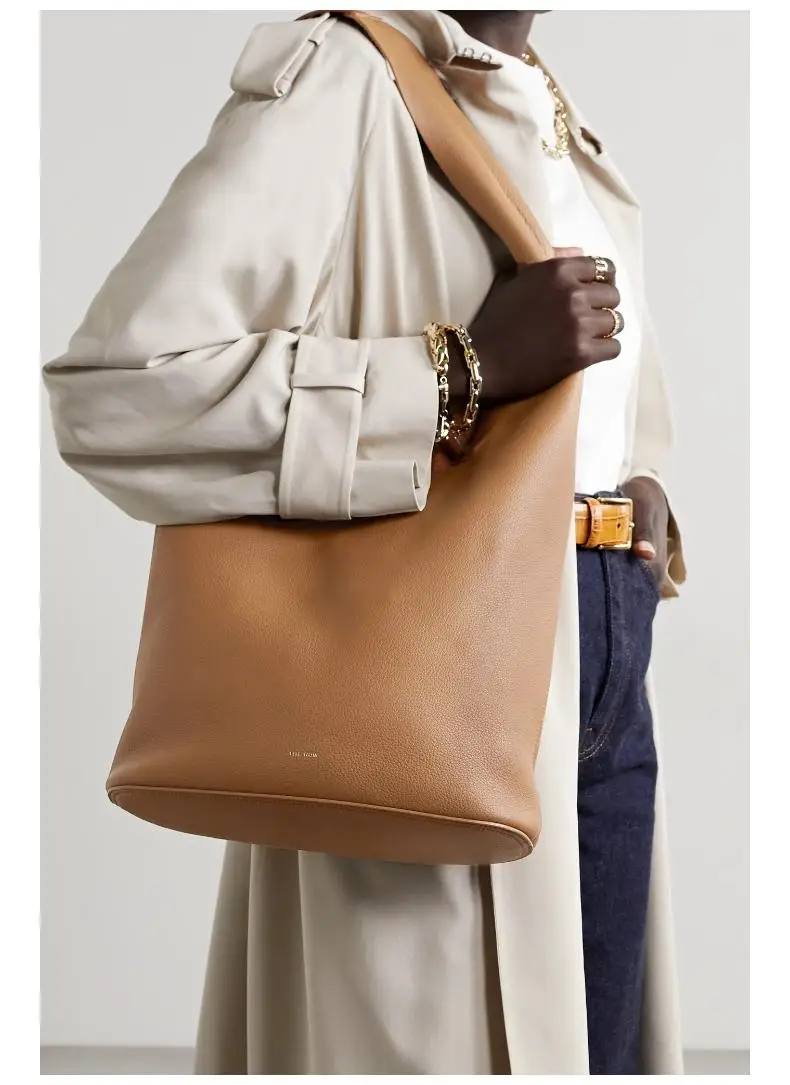 

2023 Cowhide Contracted Large Capacity The Litchi Grain Single Shoulder Bucket Bag Bindle Row