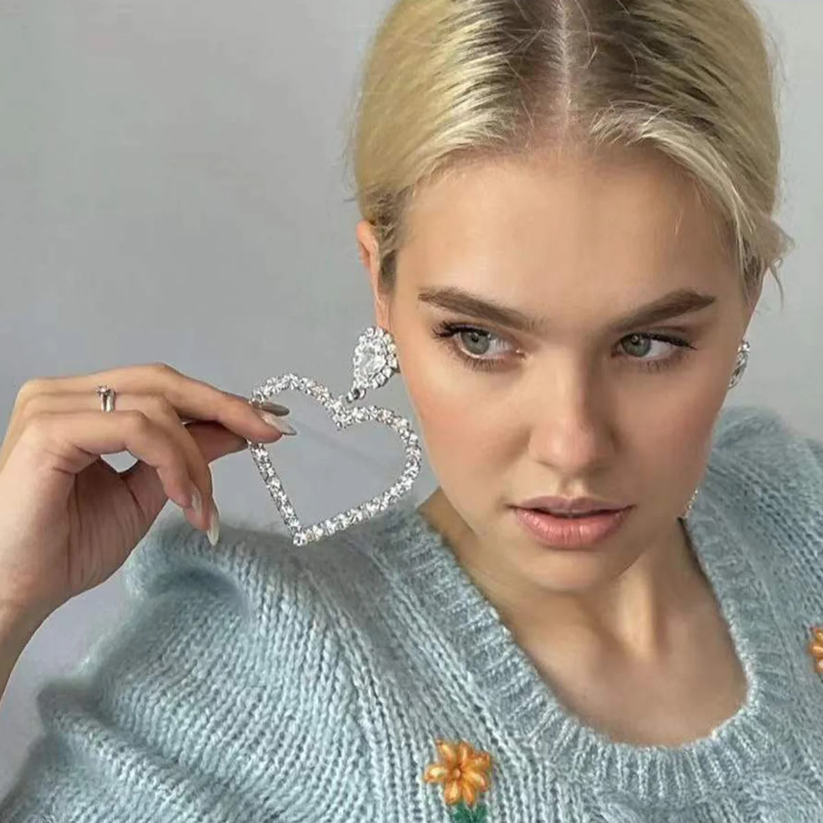 

New Trend Sparkling Rhinestone Heart Dangle Earrings Dinner Party Wedding Accessories Fashion Luxury Jewelry Women's Earrings