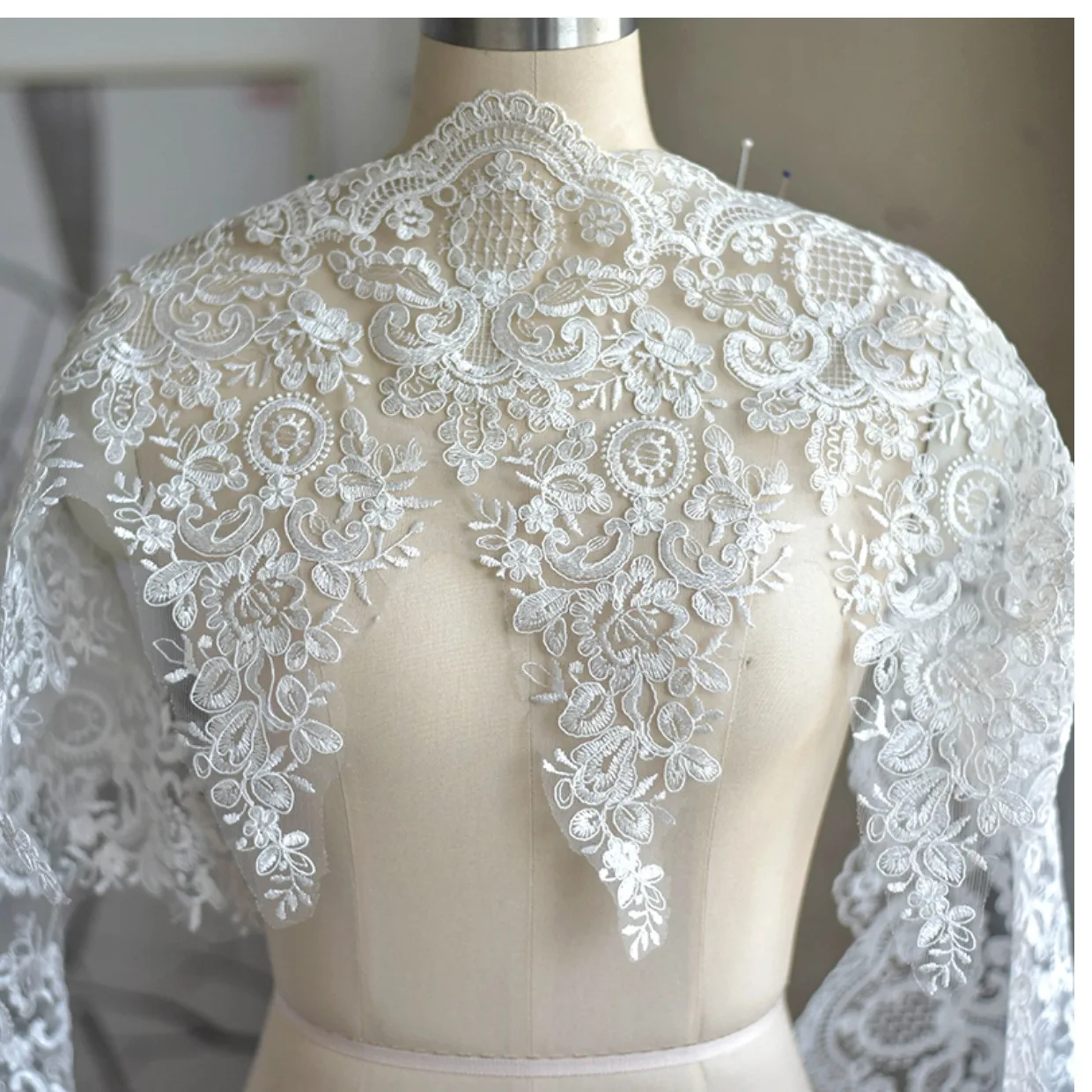 

Car Bone Embroidery Lace Accessories Wavy Wedding Dress DIY Headdress Veil Curtain Home Fabric