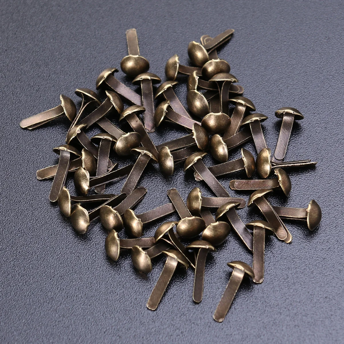 

100pcs Paper Fasteners Electroplating Brads Round Metal Brads for Crafts DIY 4.5x8mm (Bronze)