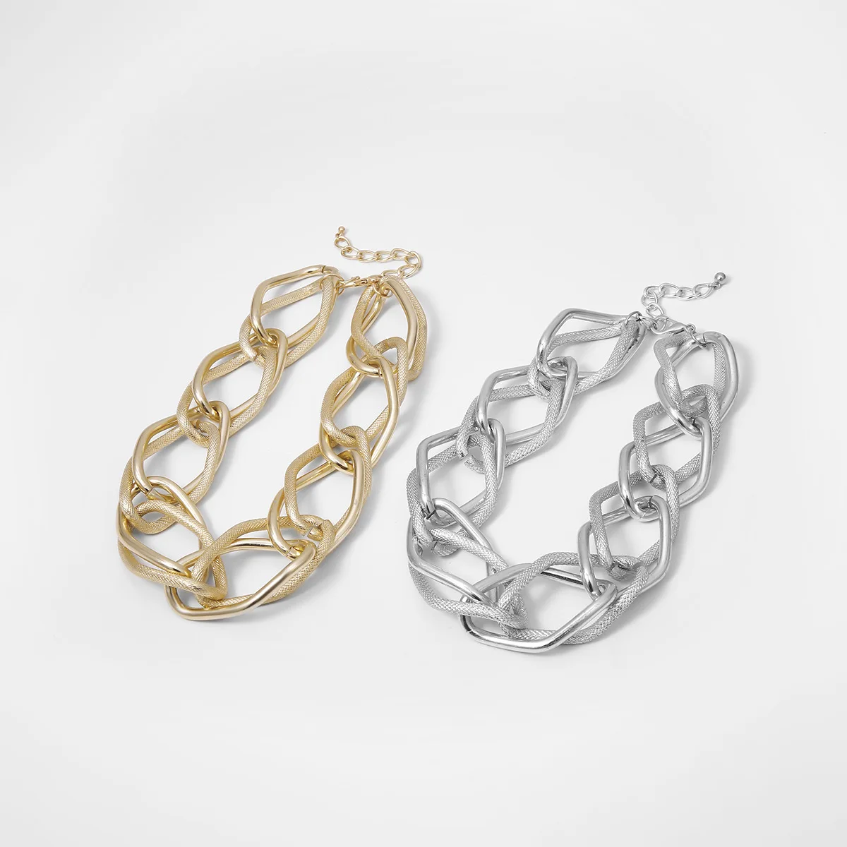 Adornment personality exaggerated hip-hop smooth frosted necklace, female factory alloy thick chain necklace