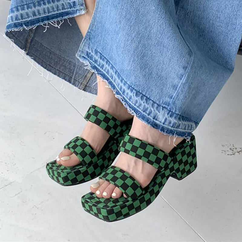 

Женские шлепанцы на танкетке, повседневные сандалии зеленого цвета на платформе, уличные сандалии в шахматном стиле, лето 2022