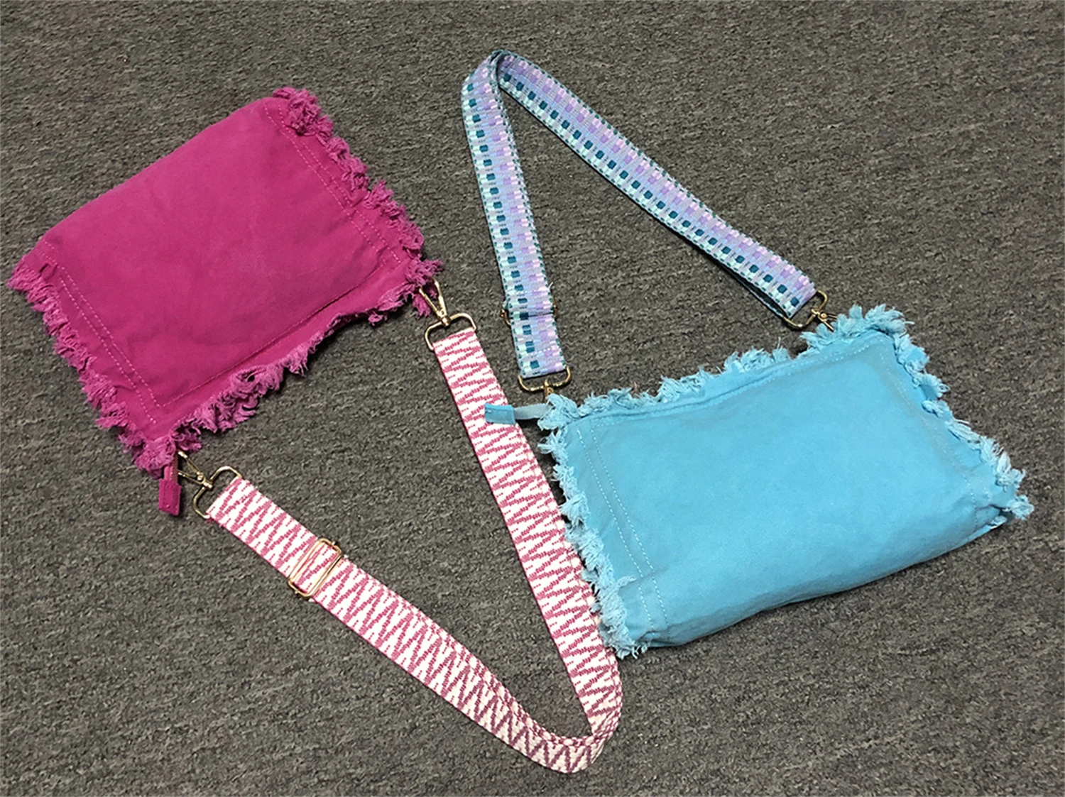 Beach Canvas Fringe Crossbody Bags with Adjustable Strap Summer Pool Shoulder Bags For Summer Fringe Zipper Crossbody Bag Domil