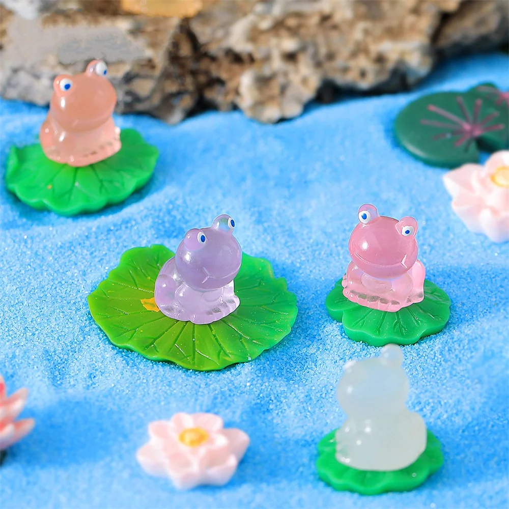

10Pcs Mini Luminous Frog Figurines Miniatures Resin Crafts Micro Landscape Glow in the Dark Fairy Dollhouse Home Desktop Decor