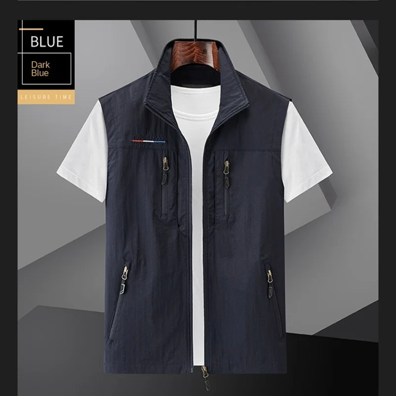 Мужской жилет с несколькими карманами