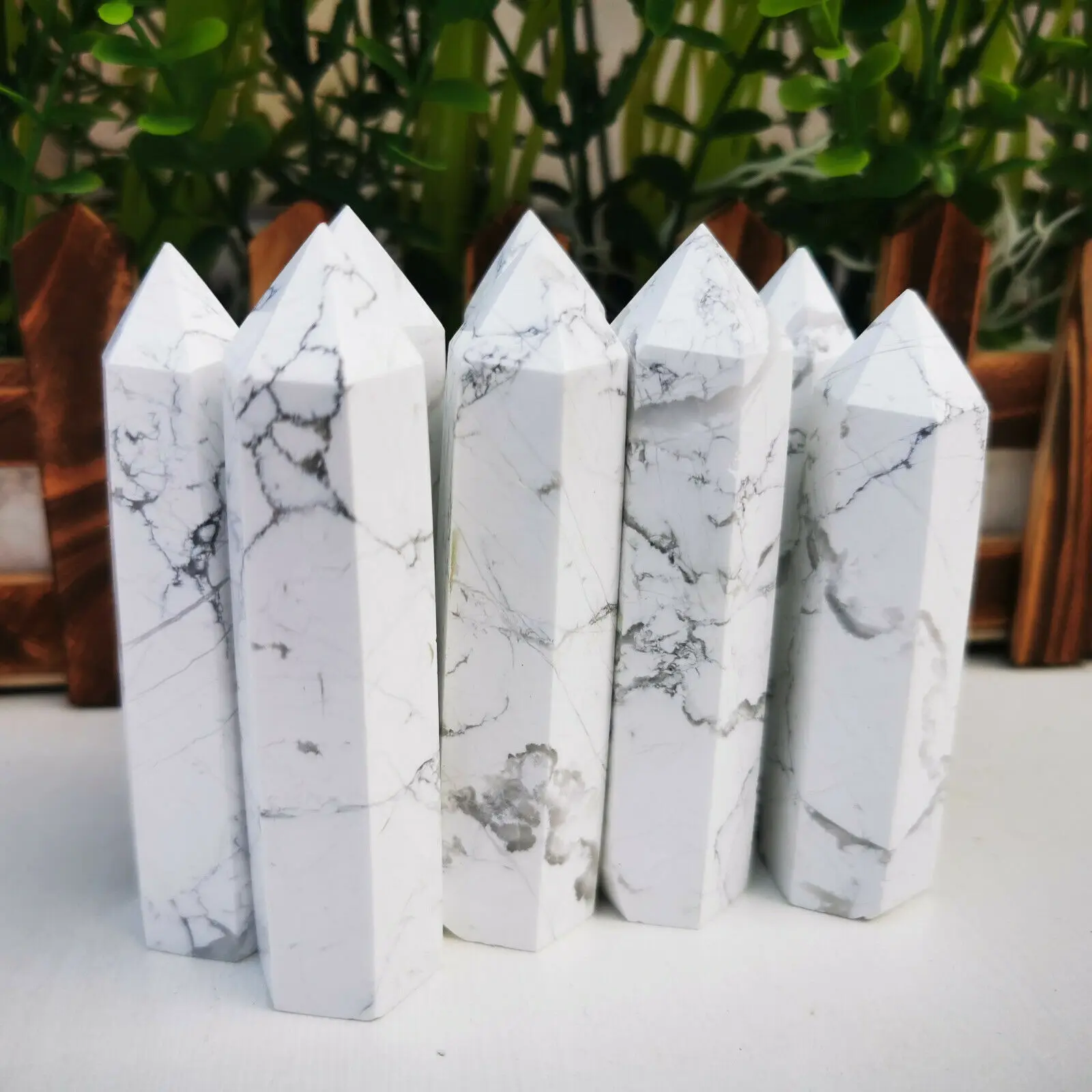 

Beautiful Natural White Turquoise Crystal Tip Wand Obelisk Polished Healing Howlite Tip Wand Ornament 70-80MM