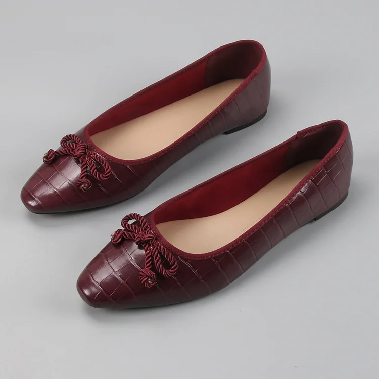 

Балетки женские из лакированной кожи, квадратный носок, бант, плоская подошва, повседневные кроссовки, большие размеры