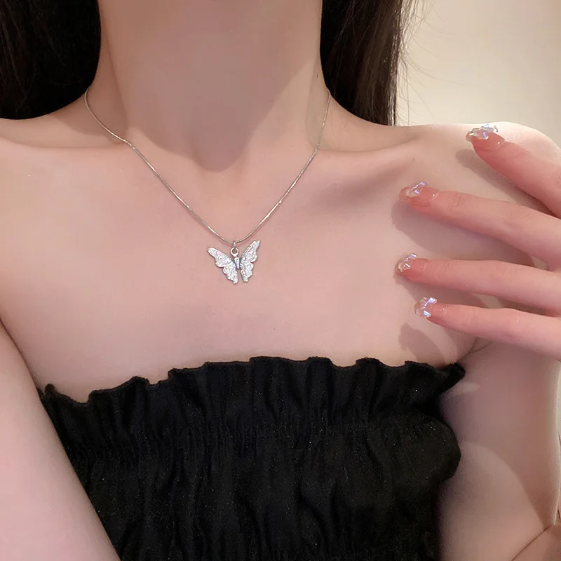 

Oil Dripping Butterfly Geometric Necklace South Korea Clavicle Chain All-Match Commute Necklace Female