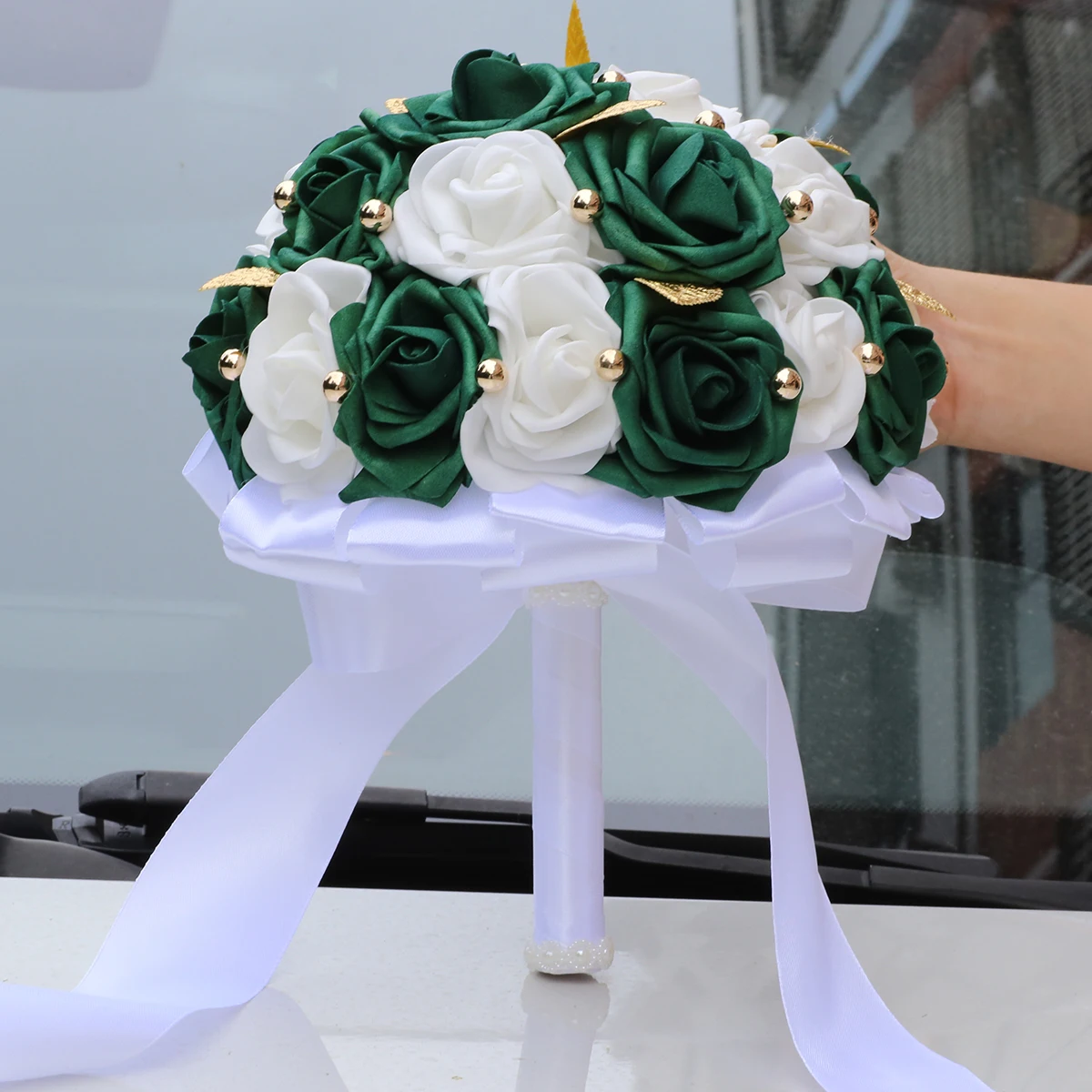 

Romantic Silk Rose Bouquet Adorned Pearls Gold Leaves Wedding Celebration Dressing Bouquet Bride Flower Boy Bouquet W2023619B