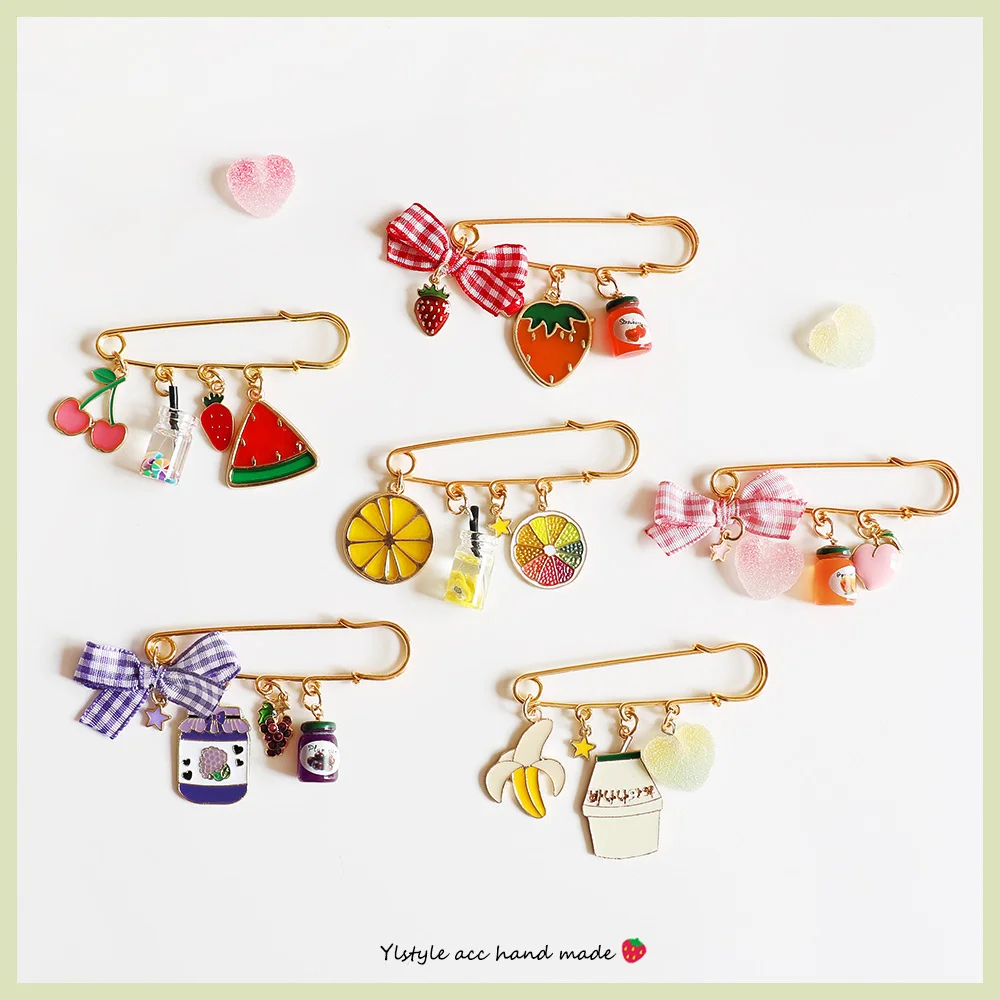 

Small Fresh Summer Fruit Series Brooch Girl Heart Pin Anti Light Badge Bag Brooch Accessories