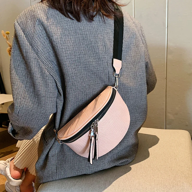 Luxury Designer Saddle Women's Chest Bag High Quality Crossbody Bags Fashion Female Chain Handbag Hobos Bag Banana Belt Purse