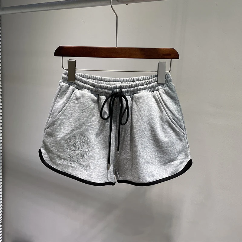 

2022 Summer Latest Design Ladies Chrome Zipper T-Shirt Silver Silk Thread Embroidery Casual Pants Hot Pants Shorts Heart Suit