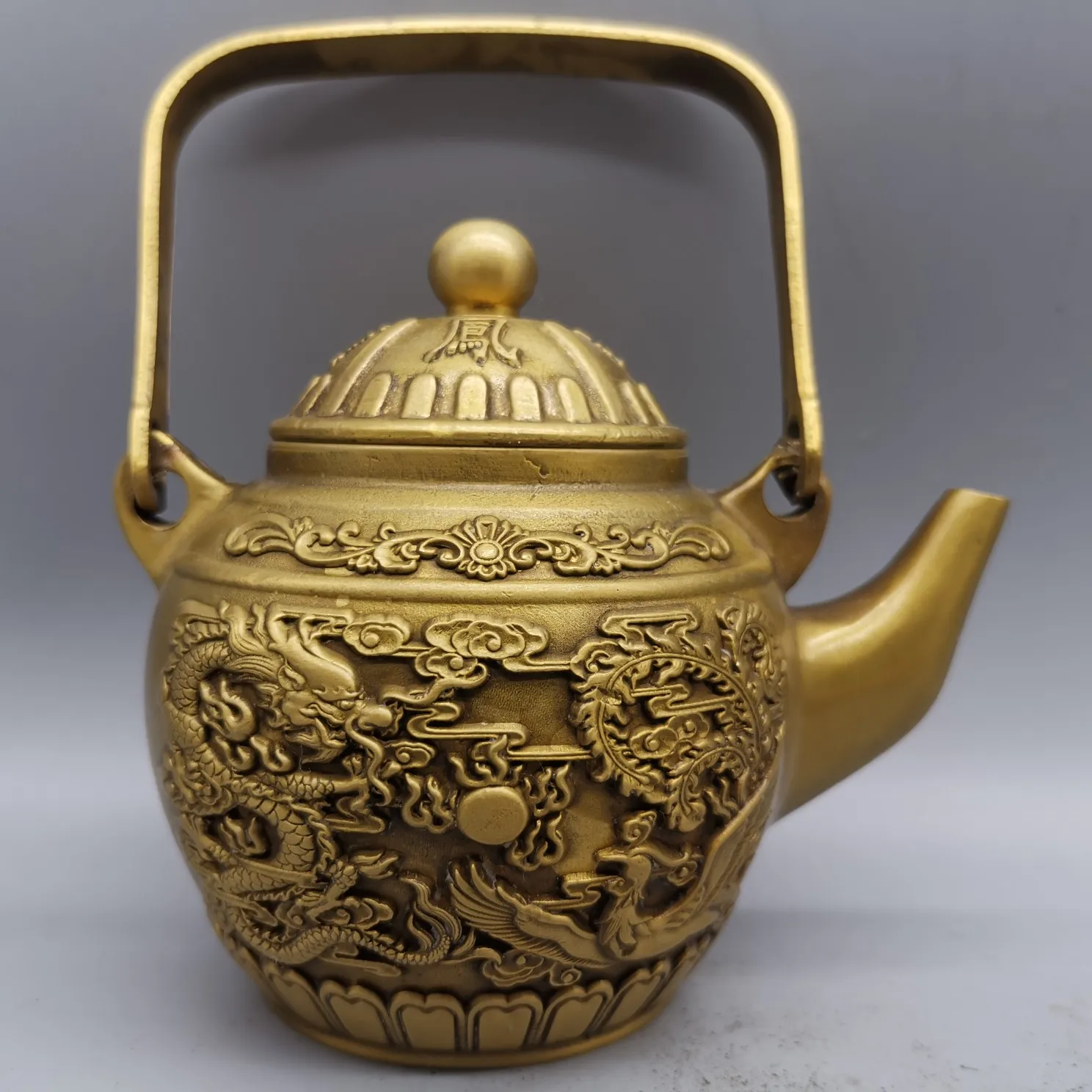 

Collect Chinese Boutique Brass Sculpture Lucky " Dragon And Phoenix" Pot Metal Crafts Home Decoration