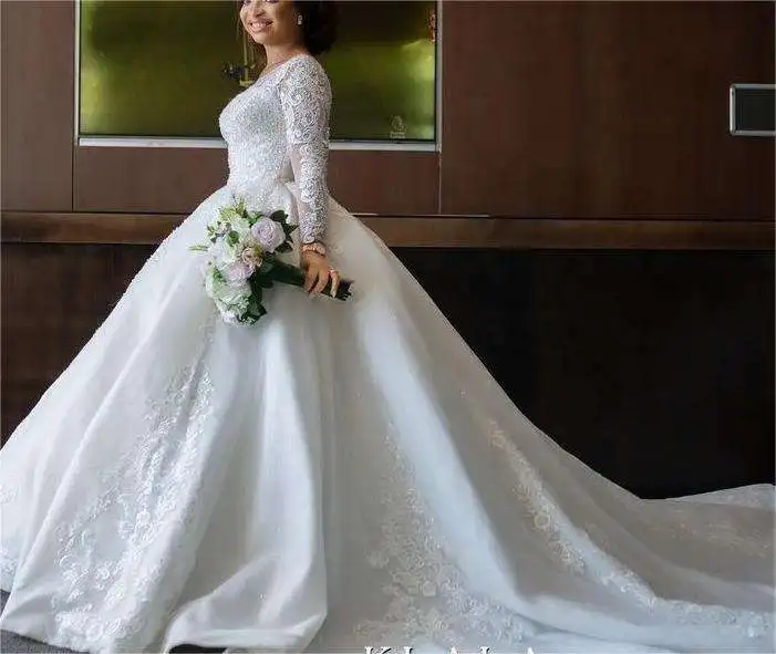

Ball Gown new elegant women wedding dress pure white lace Custom Made bridal wedding gown with tail 2023