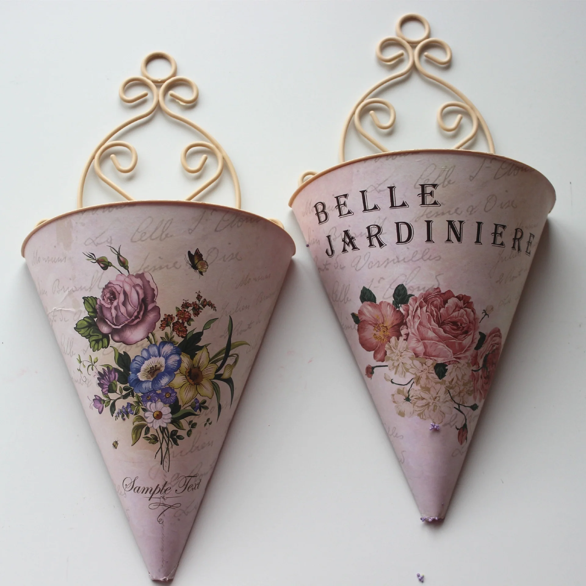 

1Pcs Plastic Wall Hanging Flower Vase Decoration Home Garden Basket Rural Flower Pot Decor Basket vase for wedding decoration