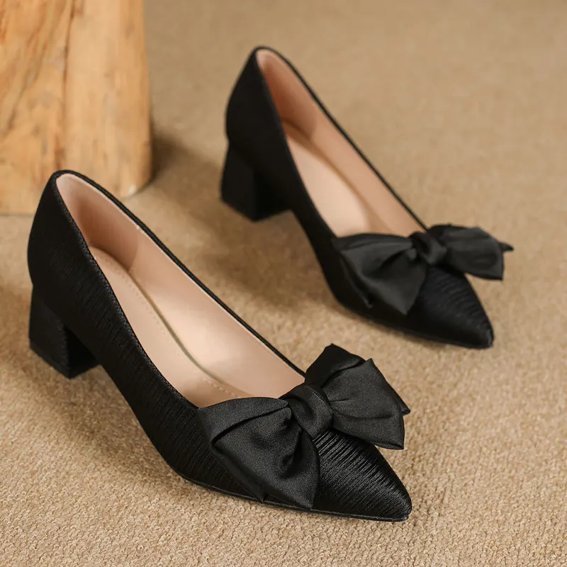 Черные туфли на каблуке 2025 Массивные сандалии шнуровке с острым носком Сабо для