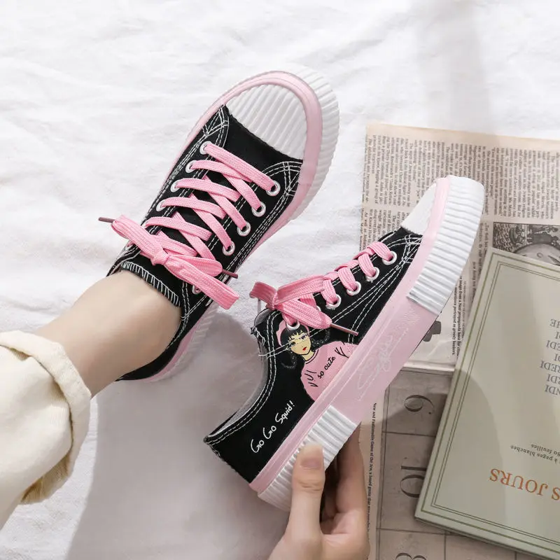 Graffiti Canvas Sneakers 2022 Fashion Korea Style Cartoon Print Female Sneakers Casual Students Daily Wear Women Footwear