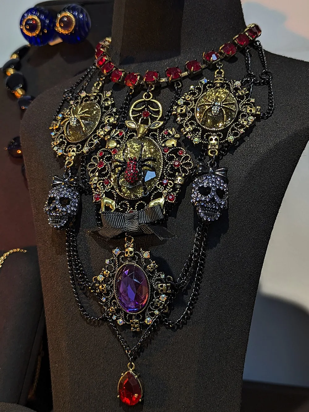 

Темный готический стиль драматическое винтажное Латунное ожерелье