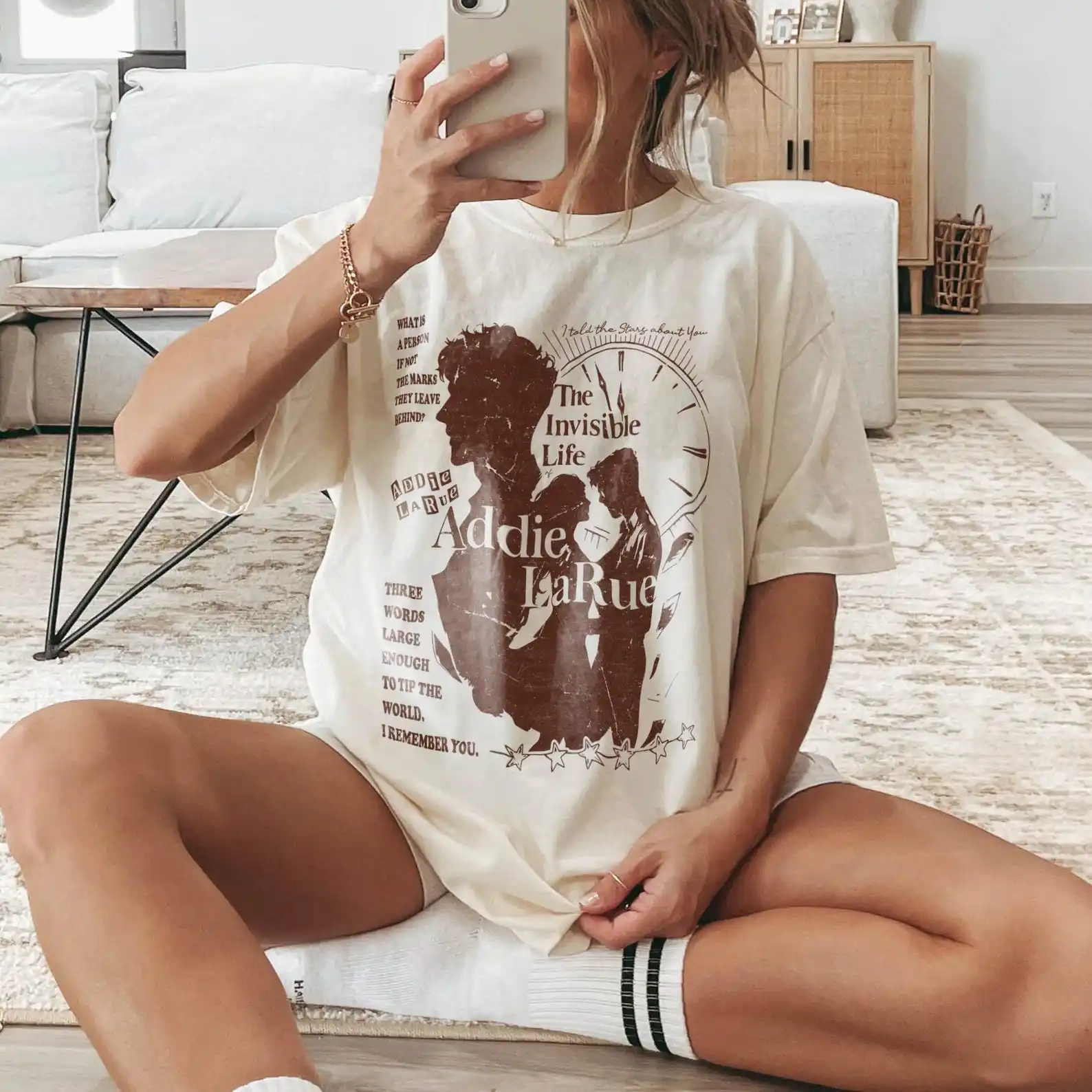 Фото Винтажная рубашка-книжка «Невидимая жизнь Эдди Лару» в стиле VE Gift Tee T-Shirt №2