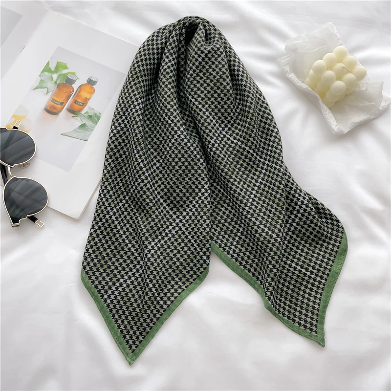 

Новый бархатный Хаундстут с принтом женский шарф для волос Роскошный маленький 65 см шейный галстук квадратный платок Бандана Хиджаб платок ручная сумка на запястье