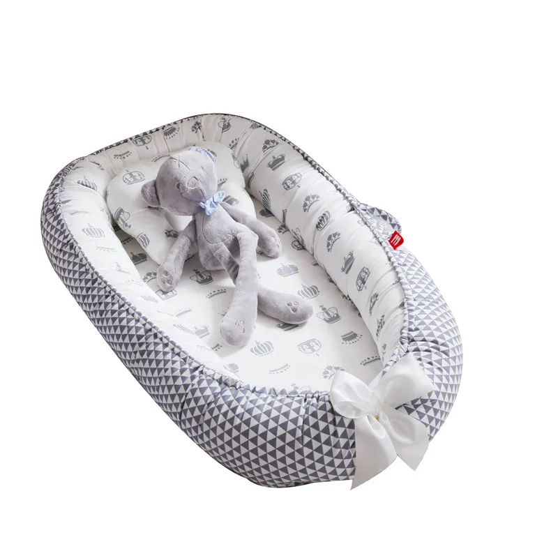 Removable and Washable Portable Anti-Pressure Crib Middle Bed Bionic Baby Nest Baby Pillow Travel Crib