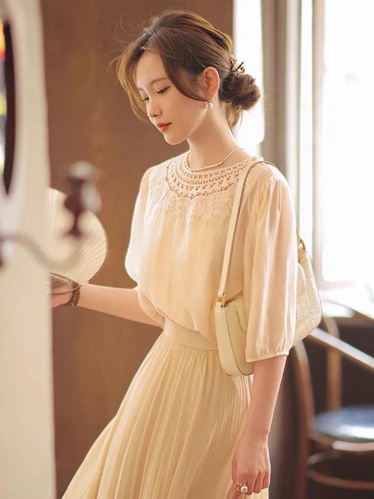 

2023 spring and summer women's clothing fashion new Embroidered Top 0621