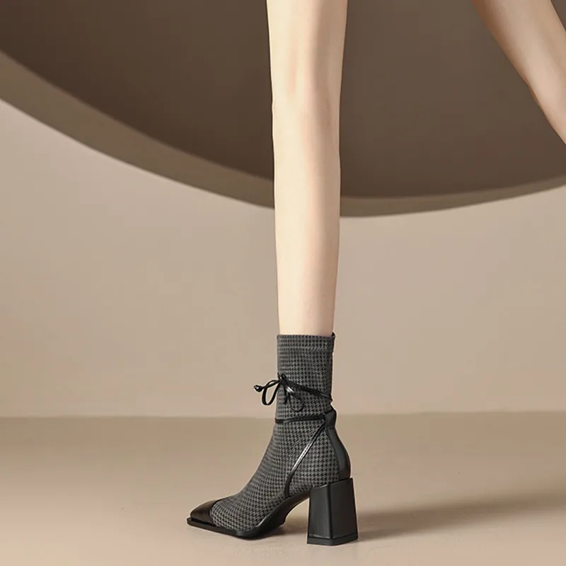 Женские ботильоны с квадратным носком на высоком квадратном каблуке