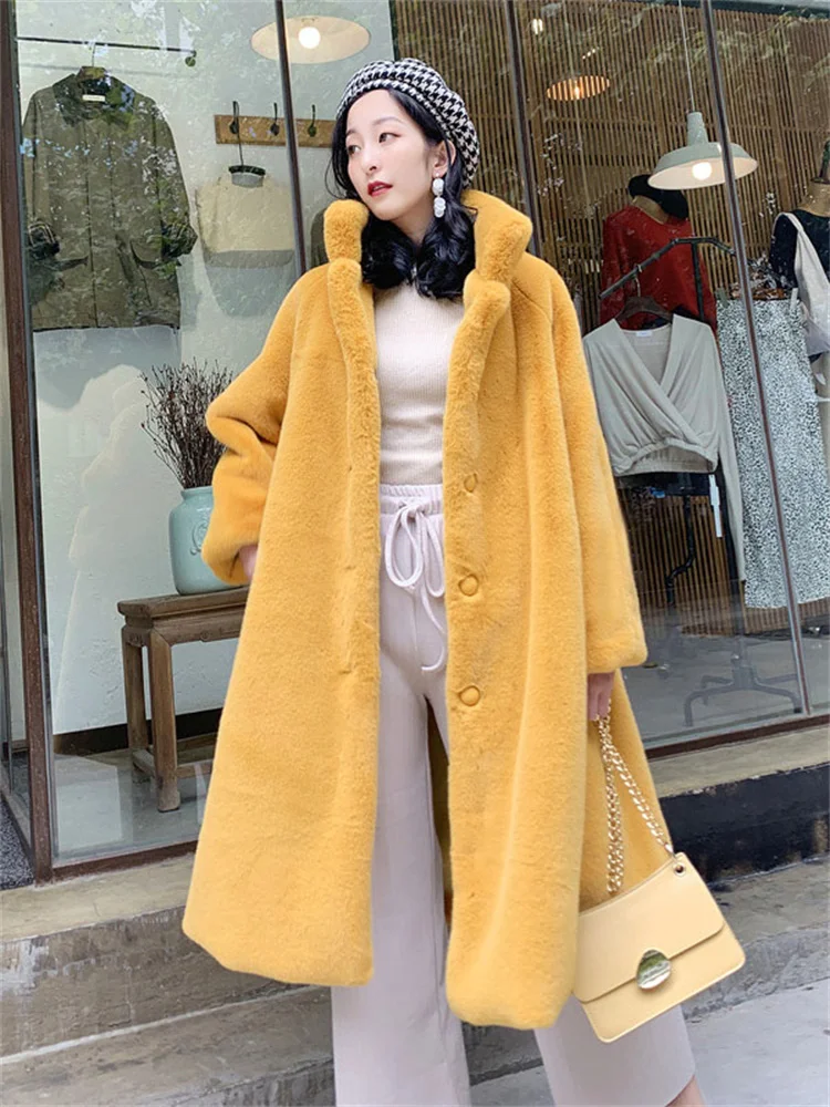 

Женское пальто из искусственного меха, желтая куртка из искусственного меха ягненка, новинка сезона осень-зима 2023, модное повседневное свободное плотное теплое пальто, одежда
