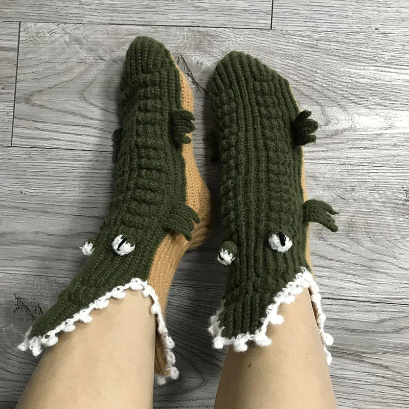 Ladies socks solid color big eye Christmas crocodile socks home floor socks warm knitted wool socks